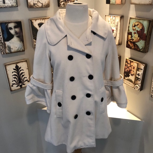 - Pre owned Burberry Cream Coat with Bell sl… - Picture 1 of 8
